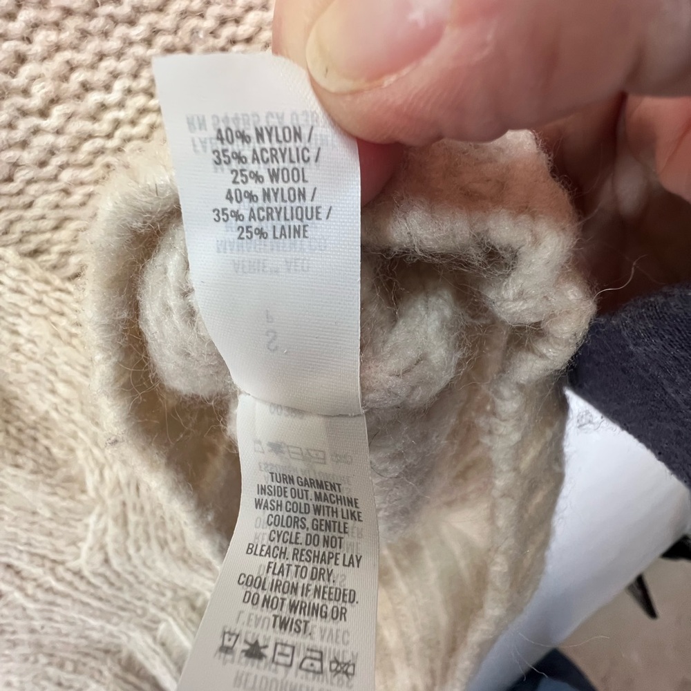 Aerie Cream Chunky Knitted Over Sized Turtle Neck Sweater- small - Picture 9 of 9